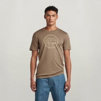 Slim-T-shirt med tryck på bröstet
