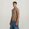 Slim-T-shirt med tryck på bröstet