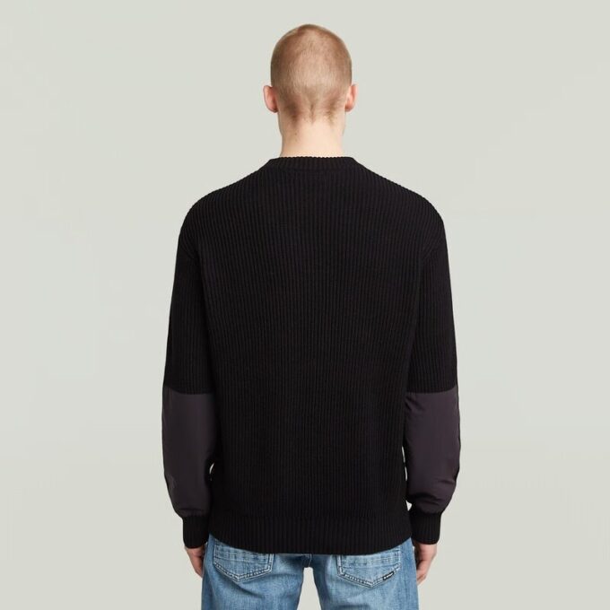 Stickad pullover i vävd blandning Stickad pullover i vävd blandning