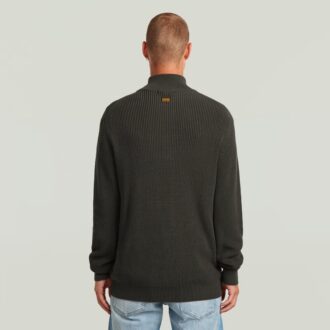 Stickad pullover med halv dragkedja