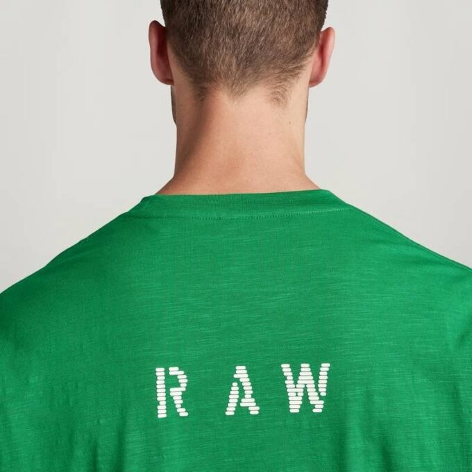 T-shirt med boxig grafik baktill