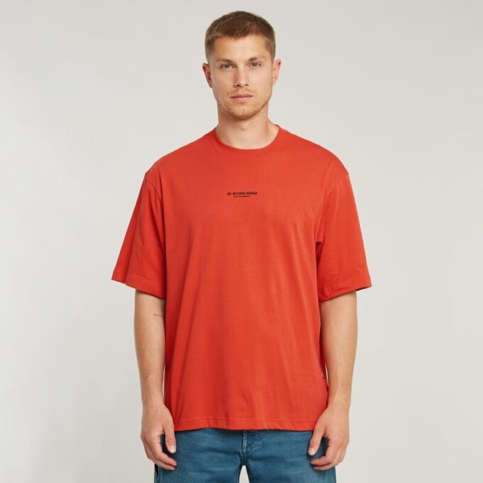 T-shirt med boxig passform och mittbröst