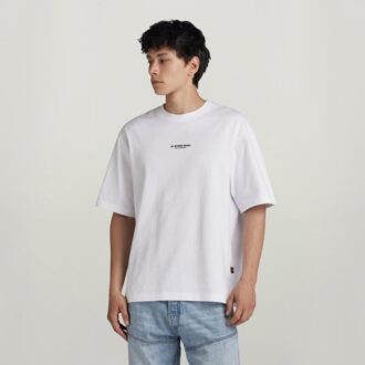 T-shirt med boxig passform och mittbröst