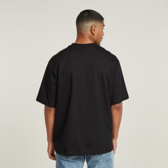 T-shirt med boxig passform och mittbröst