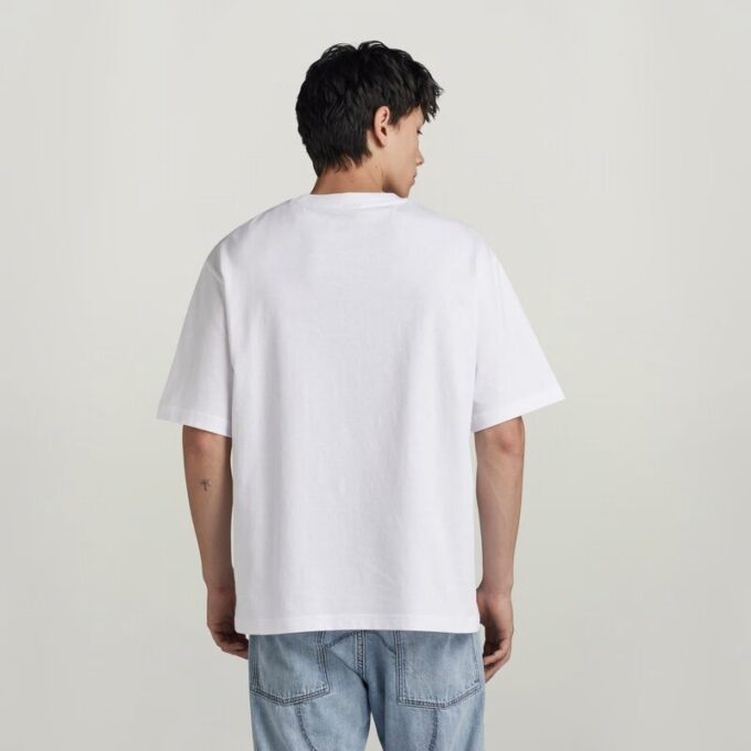 T-shirt med boxig passform och mittbröst T-shirt med boxig passform och mittbröst
