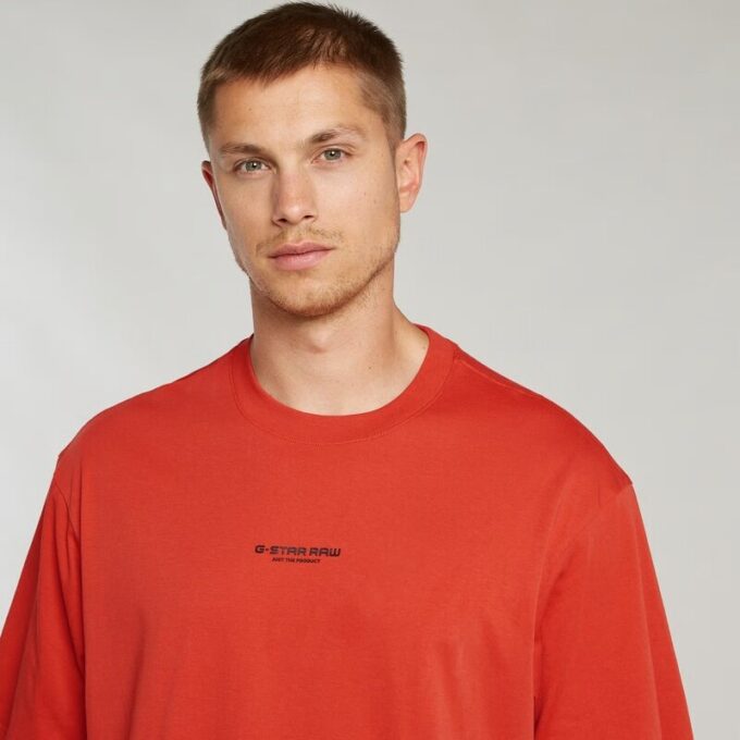 T-shirt med boxig passform och mittbröst