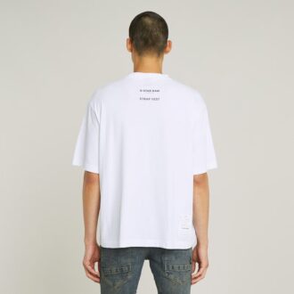 T-shirt med boxigt tryck och arkivtryck