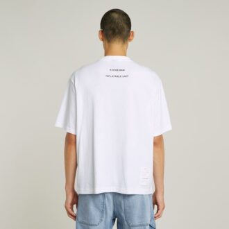 T-shirt med boxigt tryck och arkivtryck