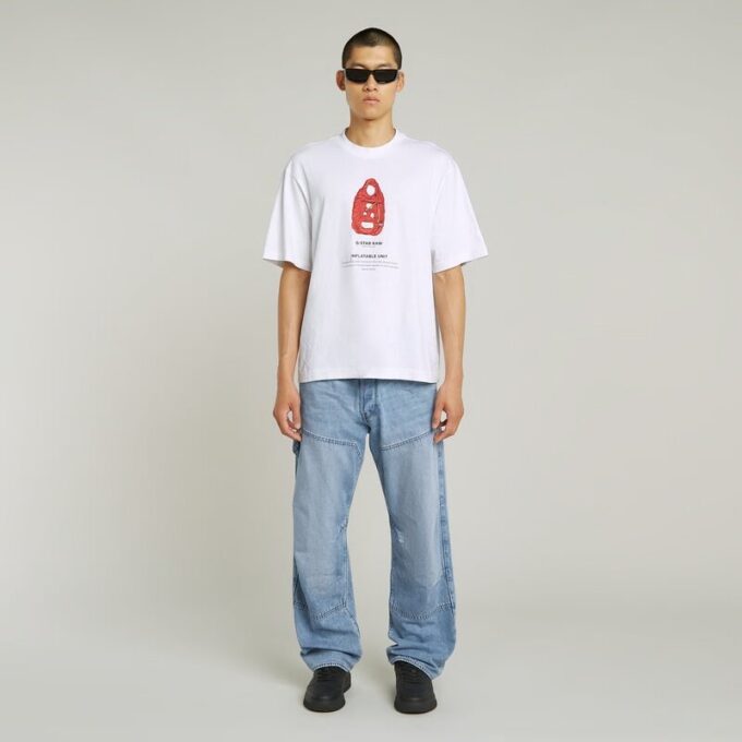 T-shirt med boxigt tryck och arkivtryck
