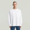 T-shirt med broderad text baktill