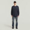 T-shirt med broderad text baktill
