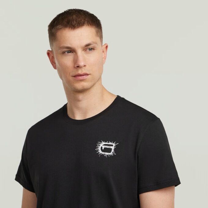 T-shirt med Embro-logotyp T-shirt med Embro-logotyp