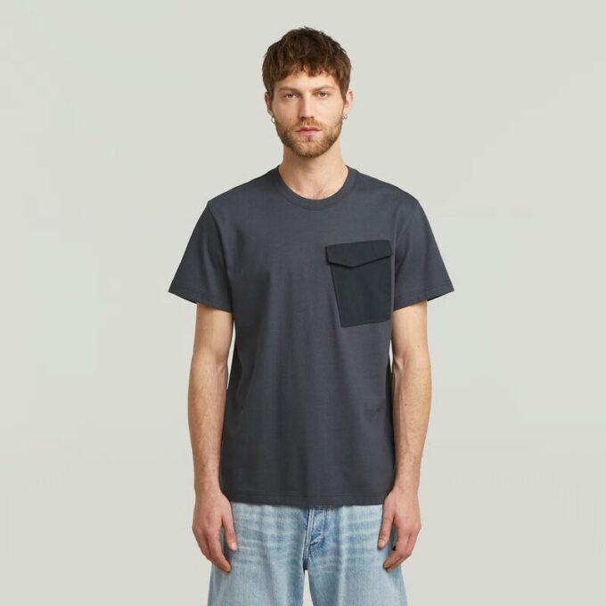 T-shirt med fickor och tygblandning