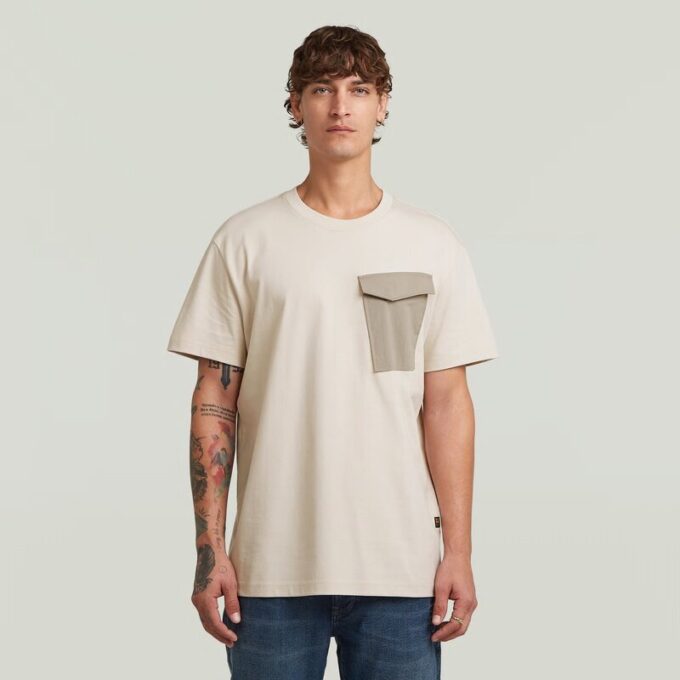 T-shirt med fickor och tygblandning