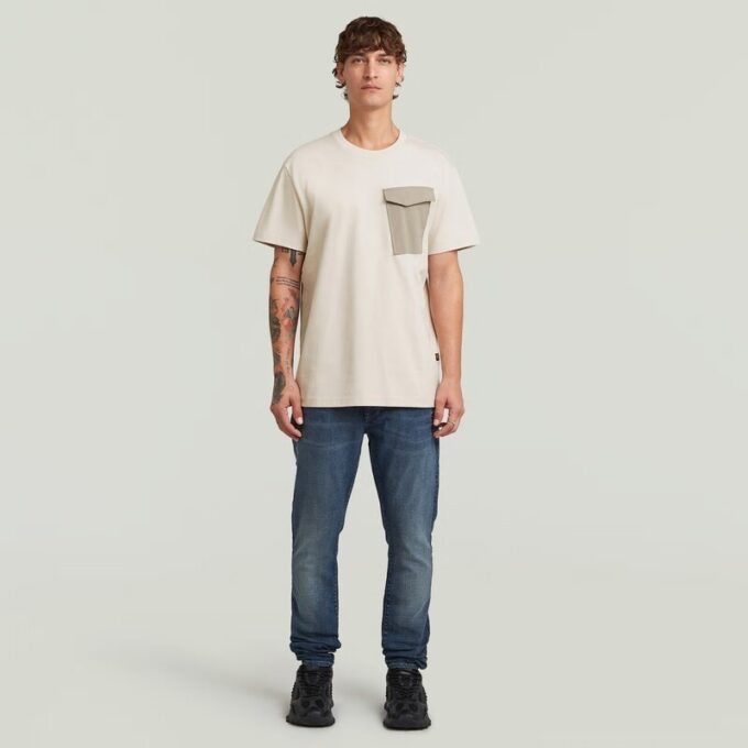 T-shirt med fickor och tygblandning