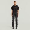 T-shirt med filtlogotyp och boxig design T-shirt med filtlogotyp och boxig design