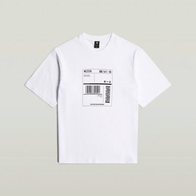 T-shirt med grafisk design och boxig design