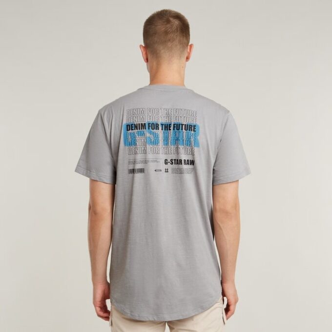 T-shirt med grafisk design och fransar