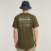 T-shirt med grafisk design och fransar