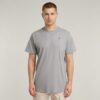 T-shirt med grafisk design och fransar