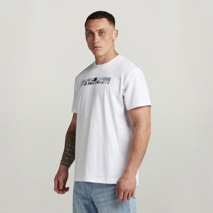 T-shirt med grafisk lös passform och tryck på baksidan av cockpiten