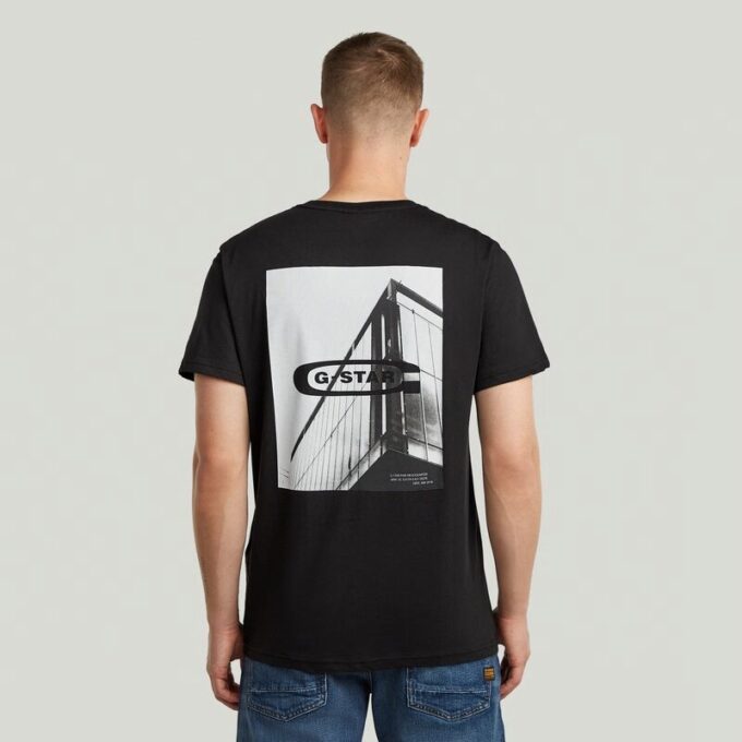 T-shirt med grafisk rygg T-shirt med grafisk rygg