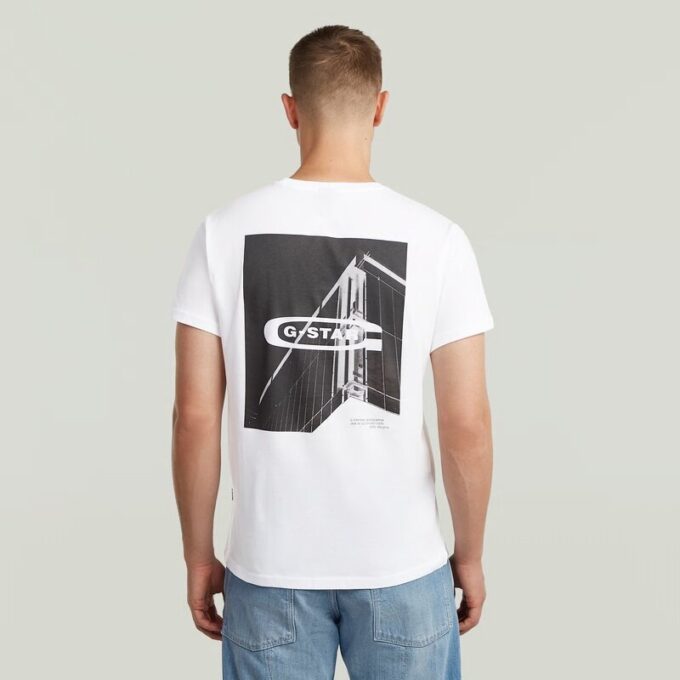 T-shirt med grafisk rygg T-shirt med grafisk rygg