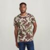T-shirt med kamouflagemönster