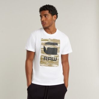 T-shirt med kamouflagemönster