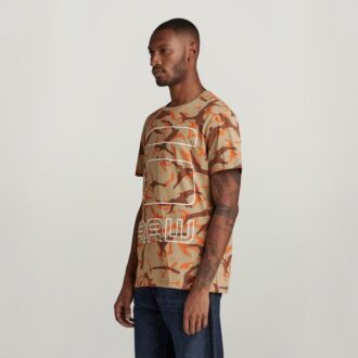 T-shirt med kamouflagemönster