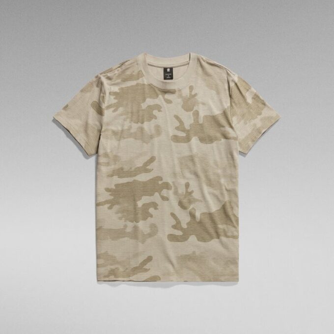 T-shirt med kamouflagemönster T-shirt med kamouflagemönster