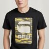 T-shirt med kamouflagemönster T-shirt med kamouflagemönster