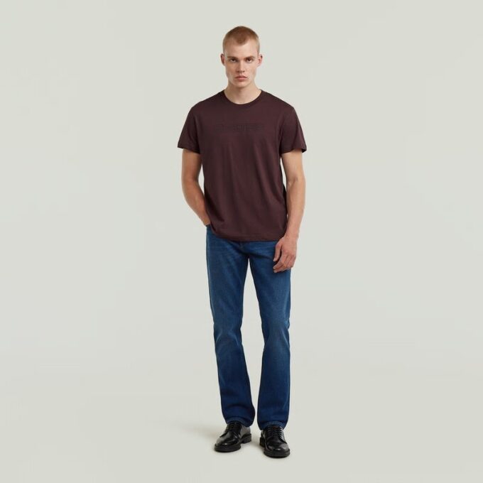 T-shirt med logotyp och kontur T-shirt med logotyp och kontur