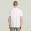 T-shirt med logotyp på bröstet T-shirt med logotyp på bröstet