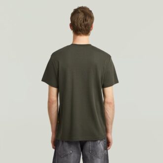 T-shirt med logotyp på bröstet