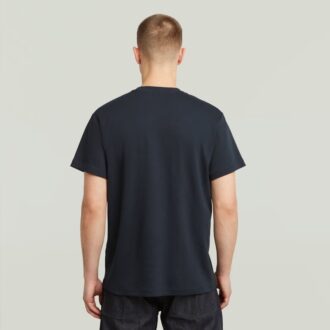 T-shirt med logotyp på bröstet