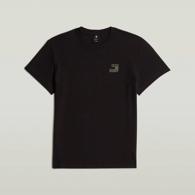 T-shirt med logotyp på bröstet T-shirt med logotyp på bröstet