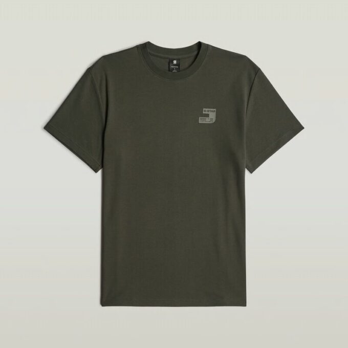 T-shirt med logotyp på bröstet