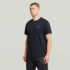 T-shirt med logotyp på bröstet