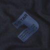 T-shirt med logotyp på bröstet