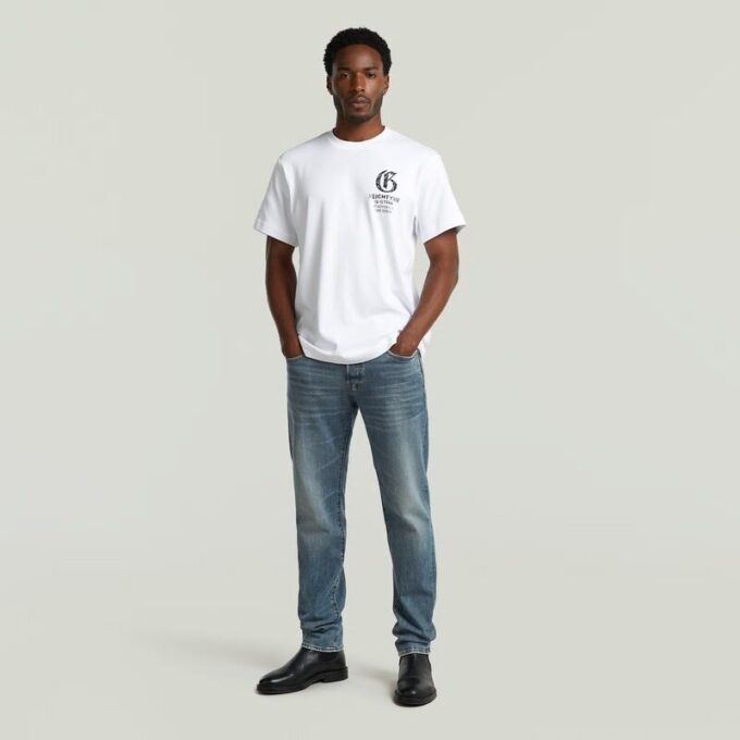 T-shirt med löst tryck och tryck på bröstet