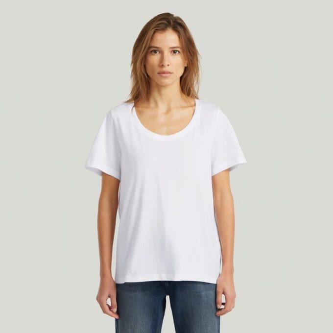 T-shirt med rund halsringning T-shirt med rund halsringning
