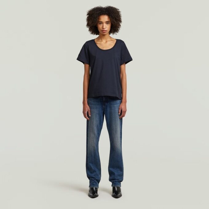 T-shirt med rund halsringning T-shirt med rund halsringning