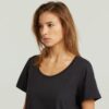 T-shirt med rund halsringning T-shirt med rund halsringning