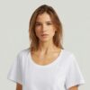 T-shirt med rund halsringning T-shirt med rund halsringning