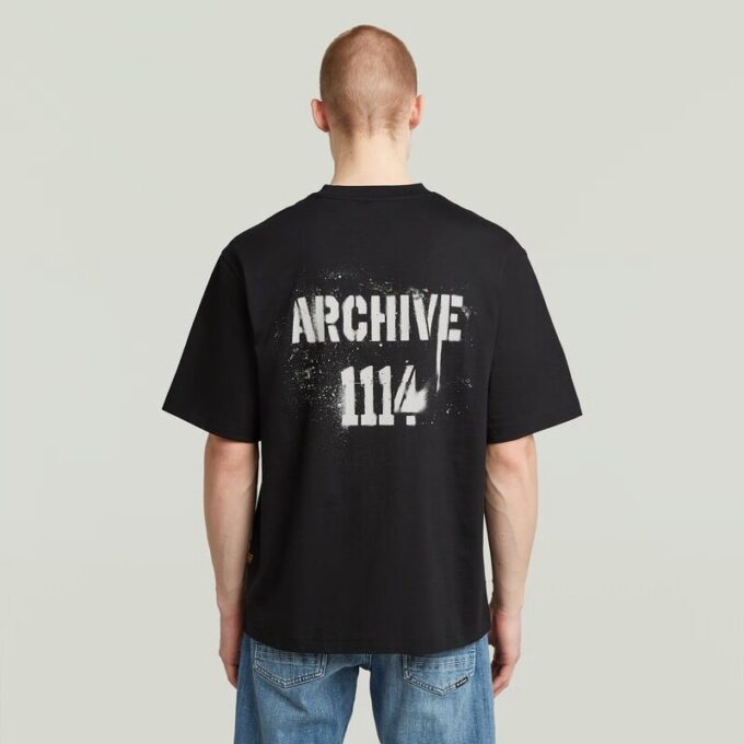 T-shirt med sprayad 89-rygg T-shirt med sprayad 89-rygg