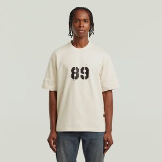T-shirt med sprayad 89-rygg T-shirt med sprayad 89-rygg