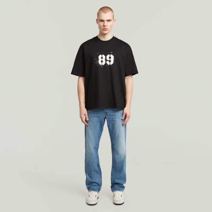T-shirt med sprayad 89-rygg T-shirt med sprayad 89-rygg