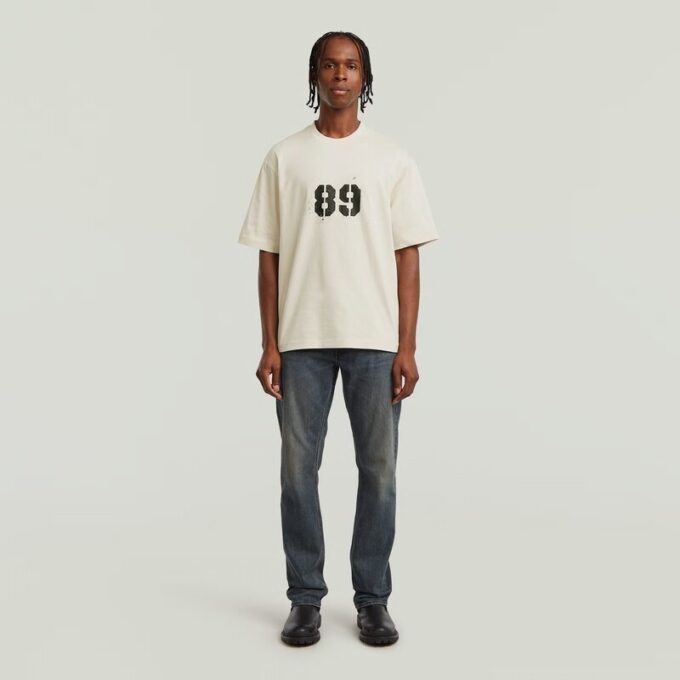 T-shirt med sprayad 89-rygg T-shirt med sprayad 89-rygg