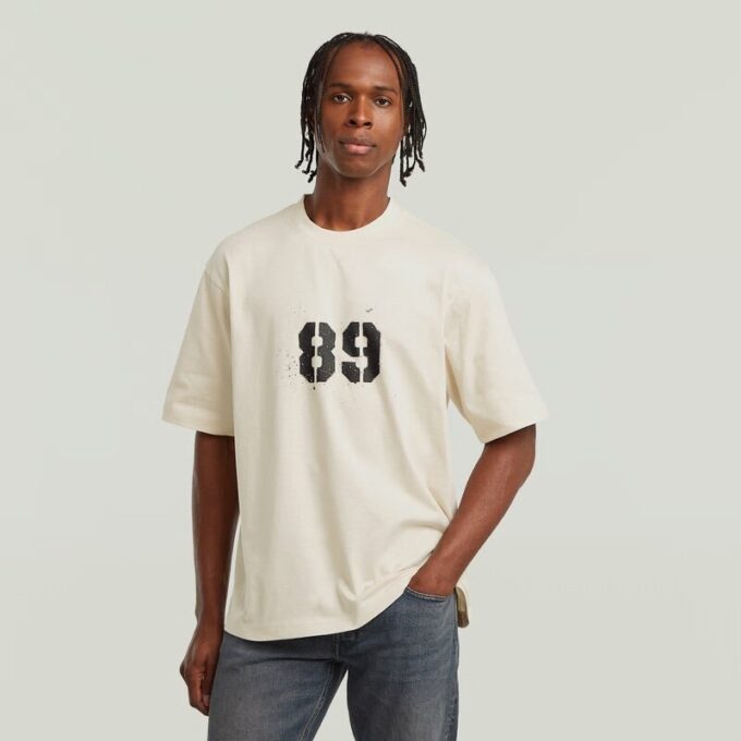 T-shirt med sprayad 89-rygg T-shirt med sprayad 89-rygg